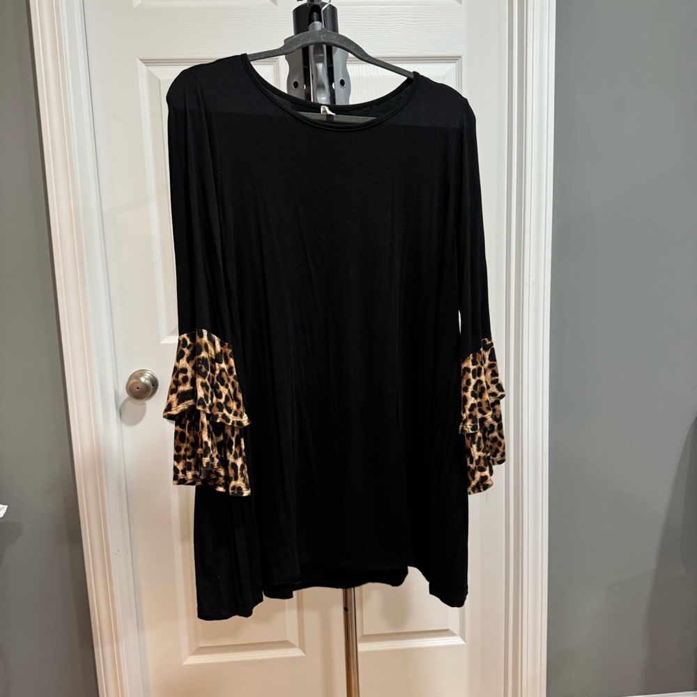 Beeson River Black 3/4 Sleeve Ruffled Tunic